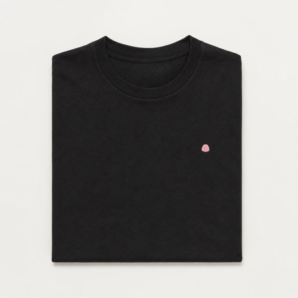Folded cotton t-shirt with a WireGum print